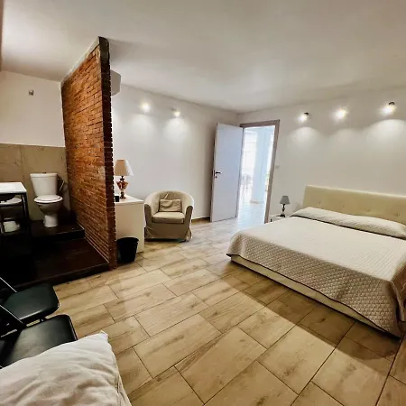 Domus In Villa, Swimming Pool And Private Parking 빌라 그라비나 디 카타니아