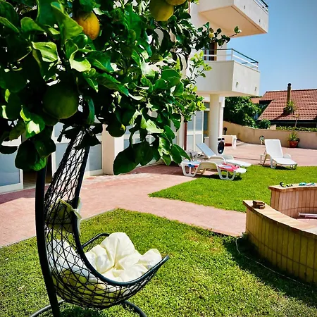 Domus In Villa, Swimming Pool And Private Parking