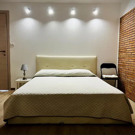 Villa Domus In Villa, Swimming Pool And Private Parking