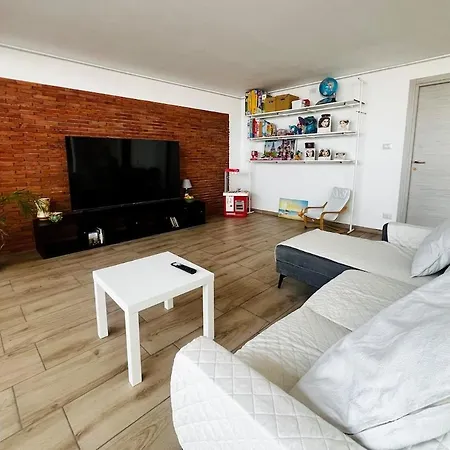 Domus In Villa, Swimming Pool And Private Parking